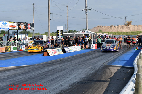 Mike Newkirk - 'Disturbed' (right lane) 
vs Shayne Lawson - 'Man O' War' (left lane)